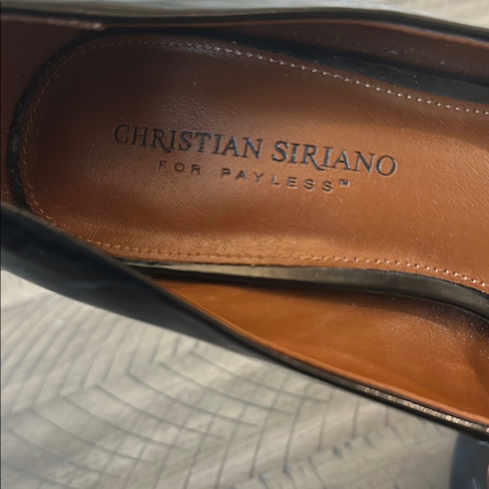 Christian Siriano Black Heels with Stiletto Design and Pointed Toe Pumps - Picture 2 of 10